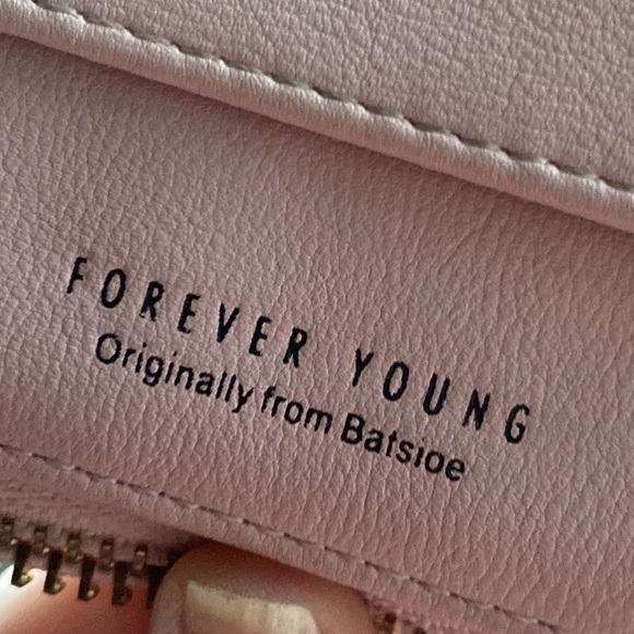 NWOT FOREVER YOUNG ZIP WALLET - Picture 9 of 10